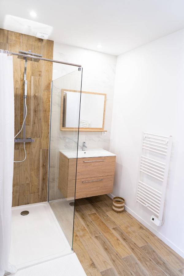 Spacieux Appartement Avec Parking Prive A Saumur Esterno foto
