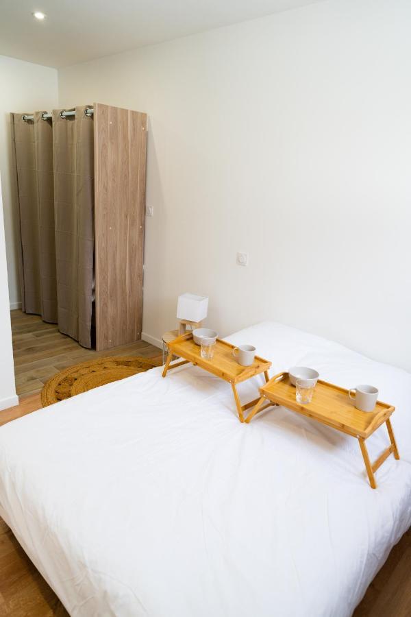 Spacieux Appartement Avec Parking Prive A Saumur Esterno foto
